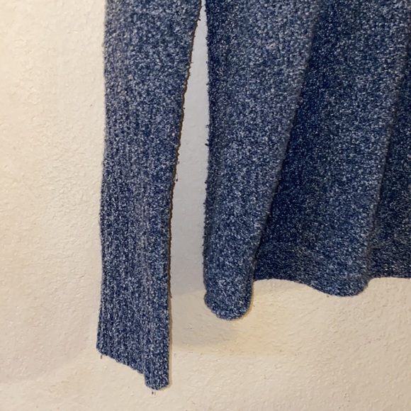 Columbia vneck sweater - Picture 6 of 11